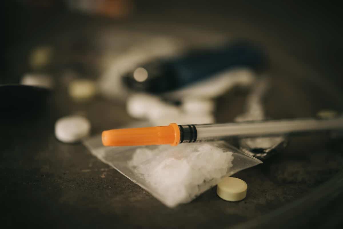 lagunashoresrecovery How Long Does Crystal Meth Stay in Your System photo of different types of drugs including methamphetamine