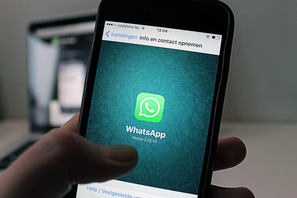 How Does Social Media Use Affect Addiction Recovery?